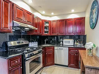 Sold by Avenue Sotheby's International Realty