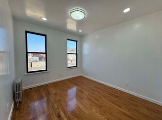 24-28 35th St #2, Astoria, NY 11103