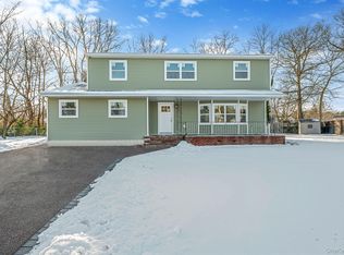 15 Terry Court, North Babylon, NY 11703