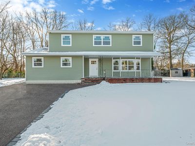 15 Terry Court, North Babylon, NY, 11703
