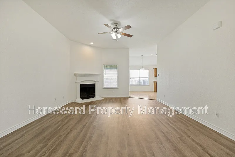 3 bed, 2.0 bath, $1,950 — Photo 2