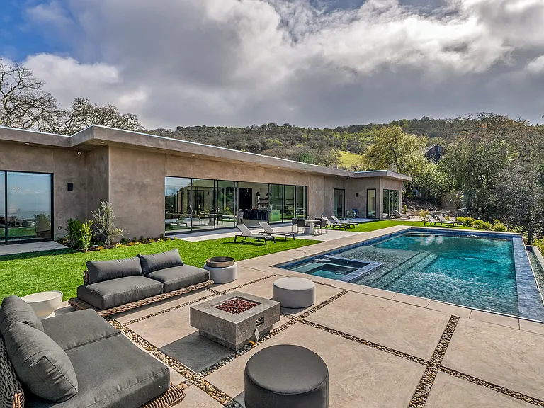 6568 Sonoma Mountain Rd — Photo 75