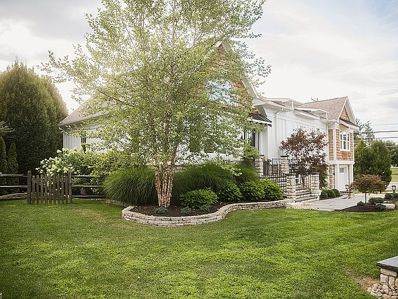 4th image of 701 Farrington Dr