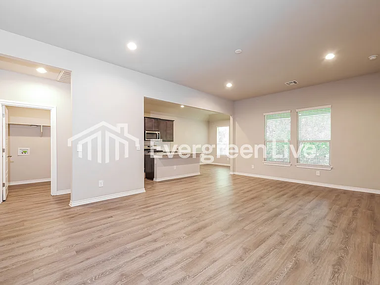 10617 SW 20th St — Photo 4