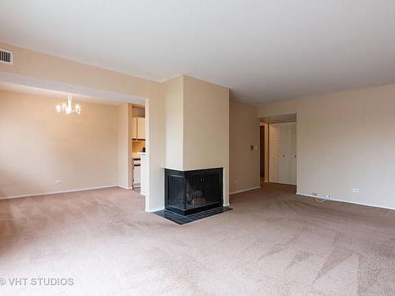 5th image of 1000 Bayside Dr Unit 304
