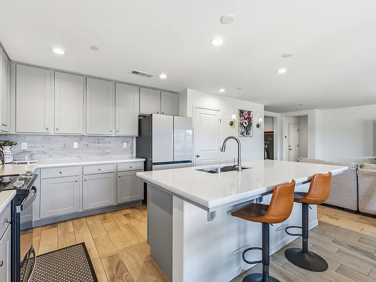 2131 W Ambassador Way — Photo 9