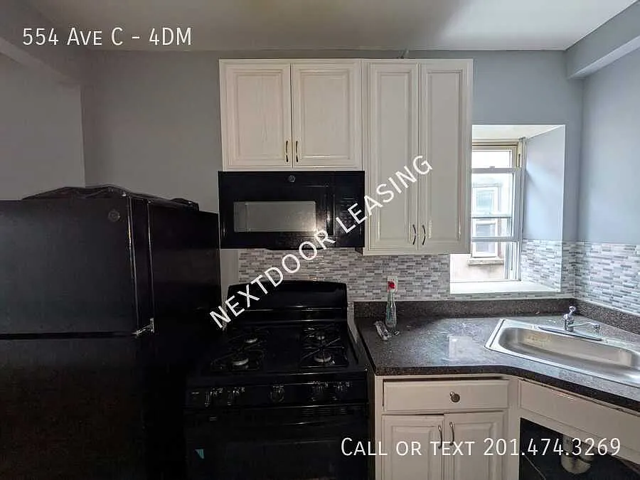 554 Avenue C #4DM
