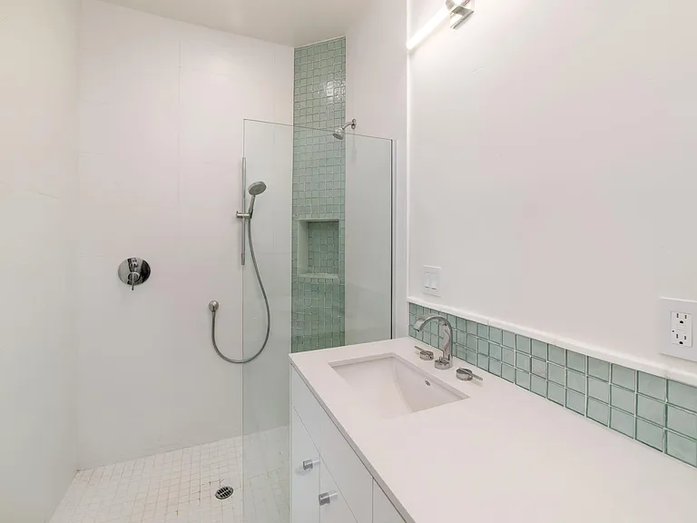 157 W Leucadia Blvd — Photo 6