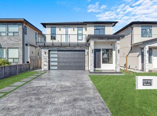 11775 82b Ave, Delta, BC V4C2E8