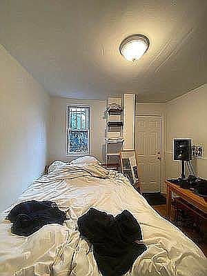 2nd image of 428 Lorimer St APT 1