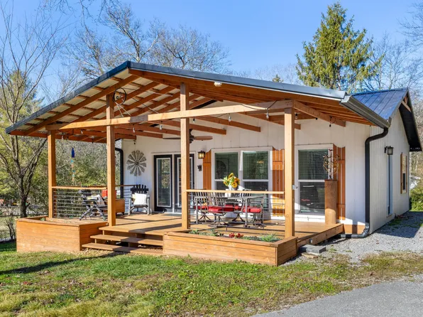 351 W Schmitt Rd, Rossville, GA 30741