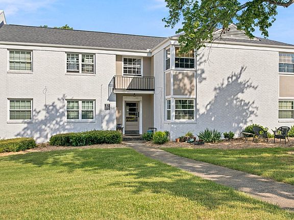 2nd image of 100 Lewis Dr APT 22P