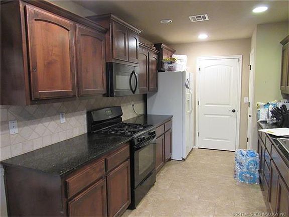 3rd image of 3312 S 208 East Ave