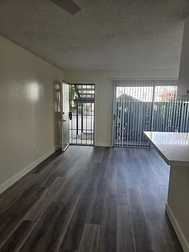 1001 Decker St #4 Photo 1