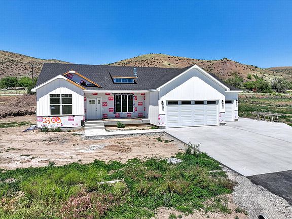 2nd image of 2300 Castle Creek Ln