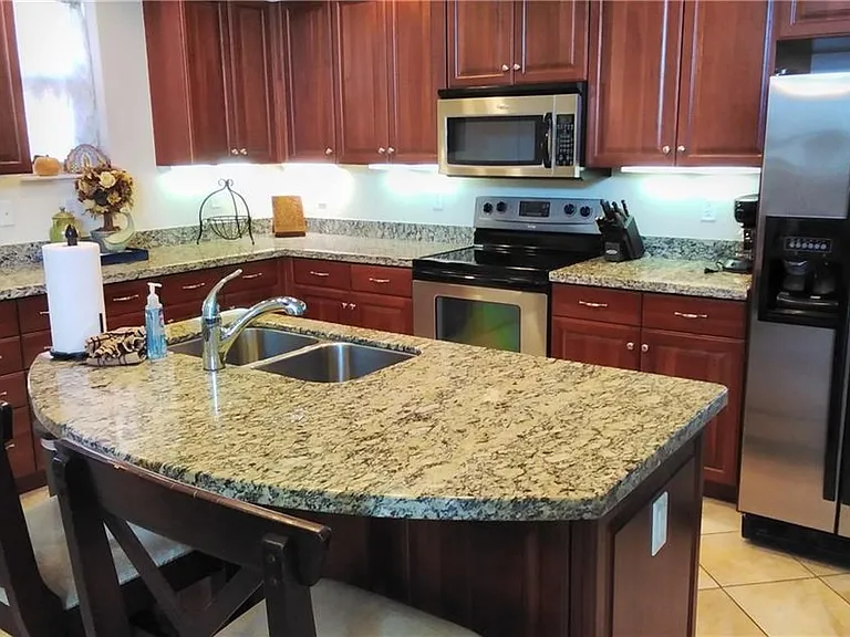 5076 Annunciation Cir #2206 — Photo 13