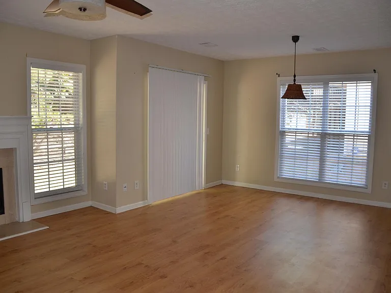 6021 Grovegate Ln — Photo 2