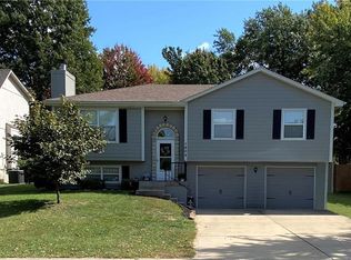 1404 NW Foxboro Rd, Blue Springs, MO 64015