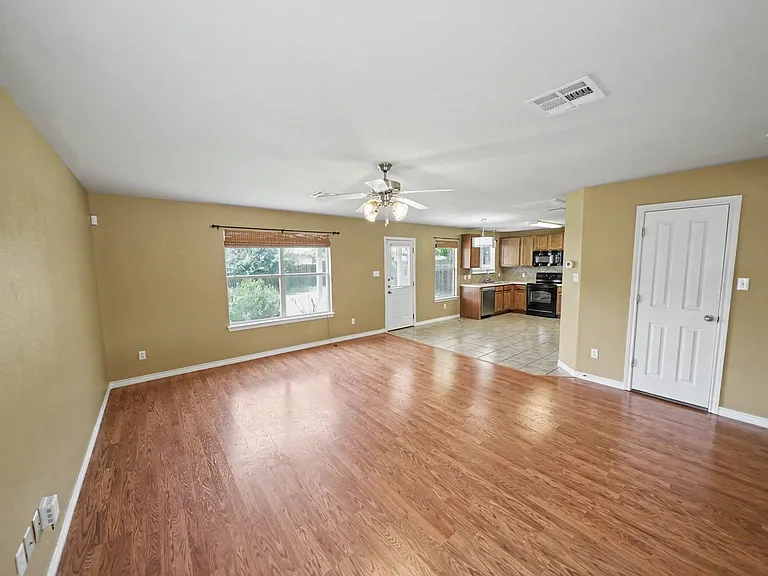 308 Prickly Pear Dr — Photo 8