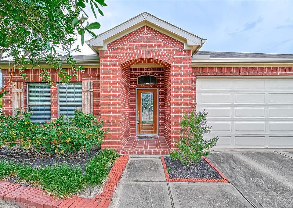 1st image of 25903 Westbourne Dr