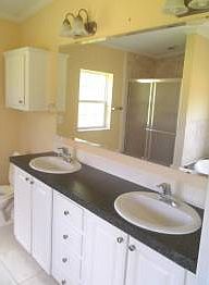 4th image of 114 Oak Hollow Dr