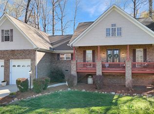 1520 Weatherwood Dr, Lincolnton, NC 28092