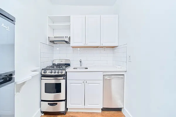 Rented by Living New York | media 10