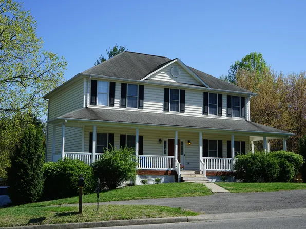 4808 Pleasant Hill Dr, Roanoke, VA 24018