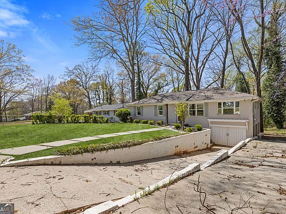 4th image of 2779 Horse Shoe Dr