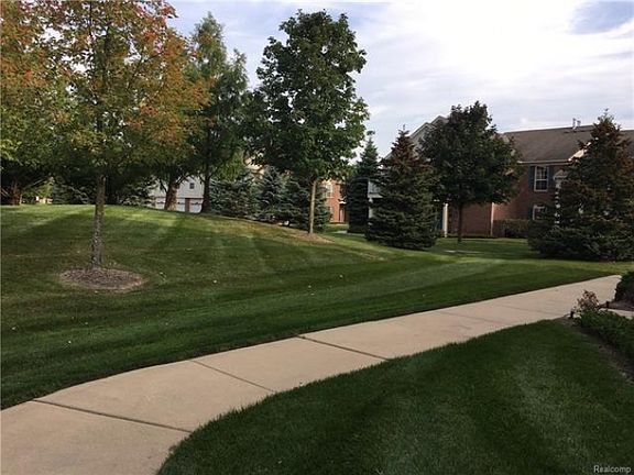 3rd image of 18209 Chesapeake Cir #1