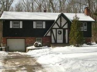 5 Lucerne Dr, Willington, CT 06279