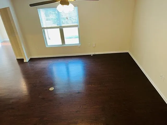 407 Chanson Dr — Photo 8