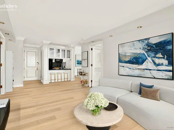 210 East 65th Street image 2 of 16