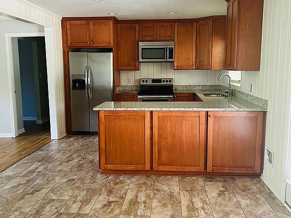 3rd image of 2996 Clairmont Ave