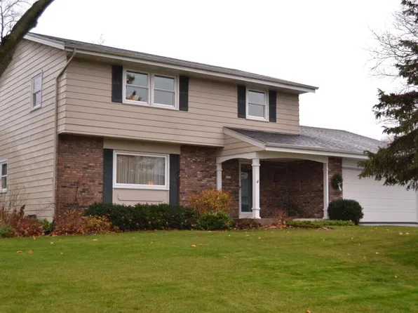 8239 N 46th St, Brown Deer, WI 53223