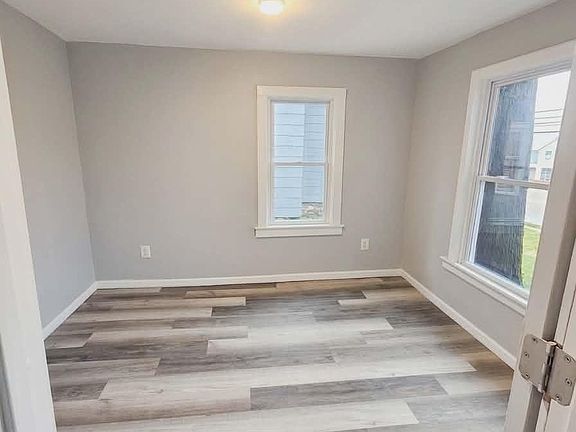 3rd image of 190 Conklin Avenue