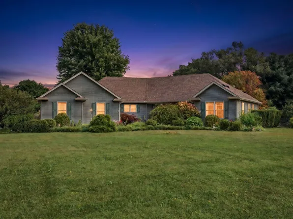 3905 Hidden Valley Trl N, Niles, MI 49120