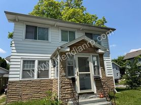 3302 S Harrison St, Fort Wayne, IN