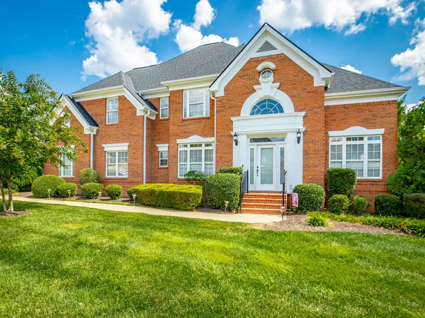 988 Cattails Dr, Ooltewah, TN 37363