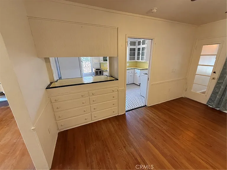 929 E Grand Blvd — Photo 5