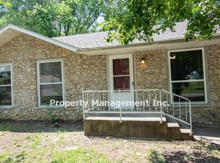 204 S Edgewood Dr, Coffeyville, KS 67337