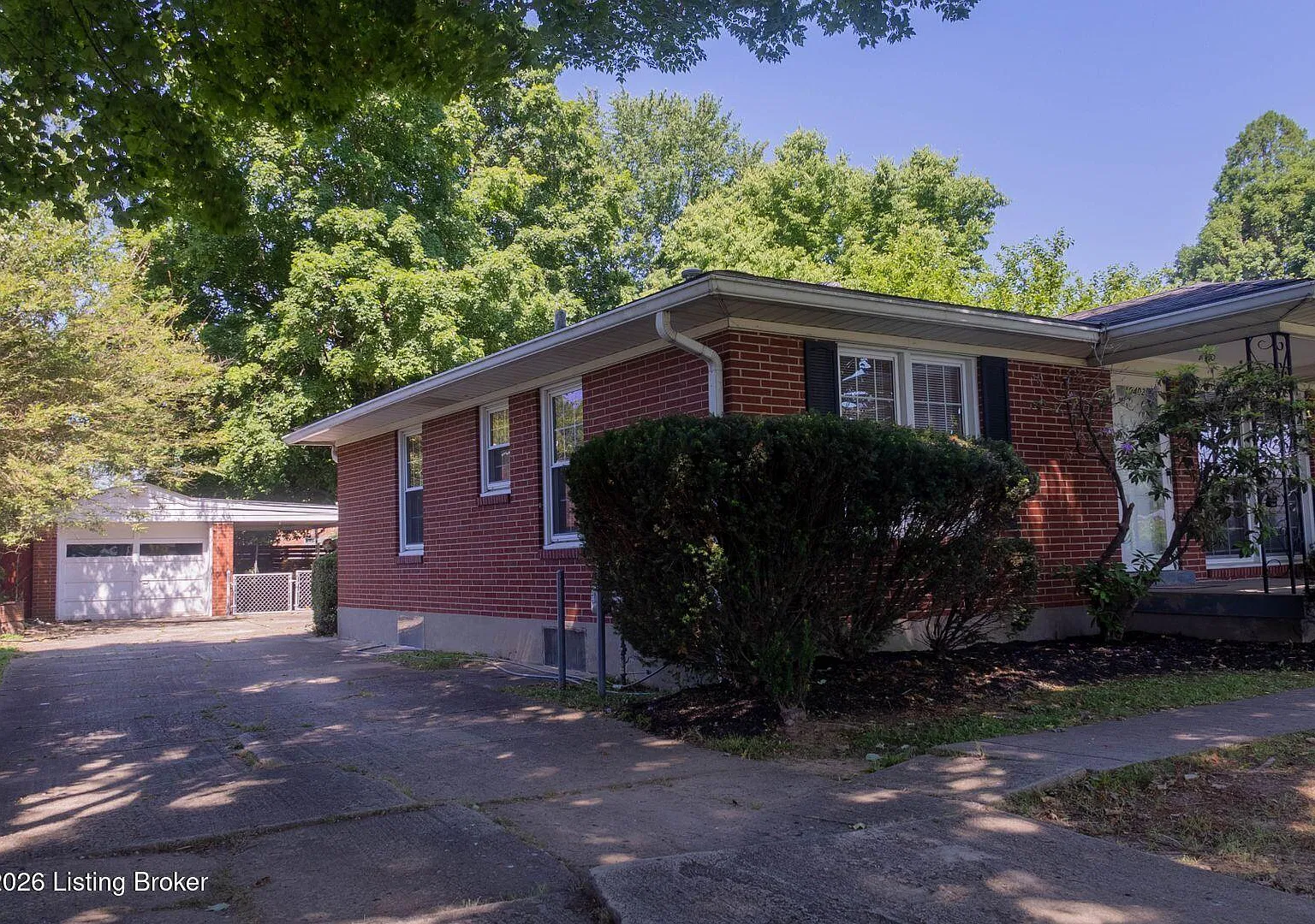 2 bed, 1.0 bath, 900 sqft, $1,100 — Photo 2