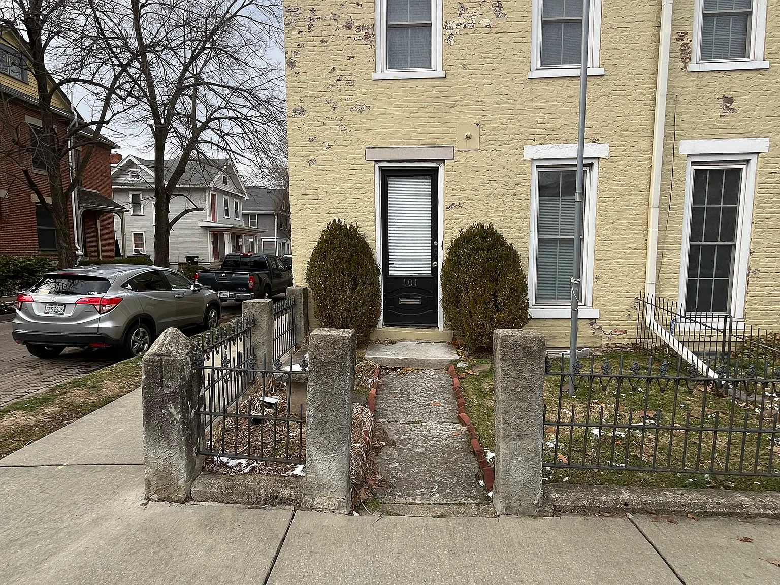 2 bed, $1,100 — Photo 3