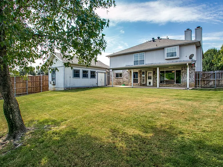 2204 Winslow Ct — Photo 25