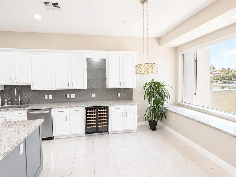 1442 W Coral Reef Dr — Photo 3