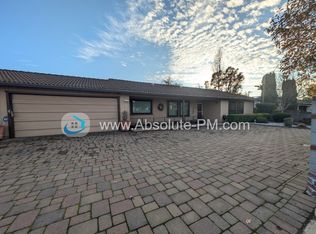 5042 Engle Rd, Carmichael, CA 95608