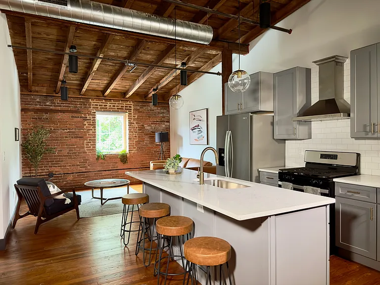 437 W Grant St #204 — Photo 9