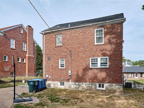 3rd image of 3714 Nelson Dr