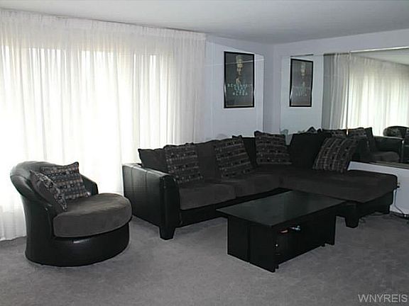2nd image of 222 Willow Green Dr