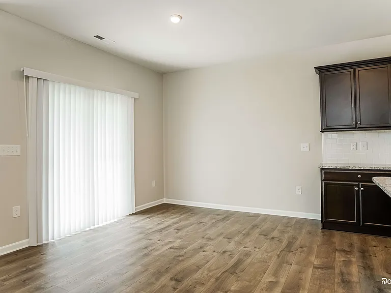628 Birchhead Dr — Photo 5